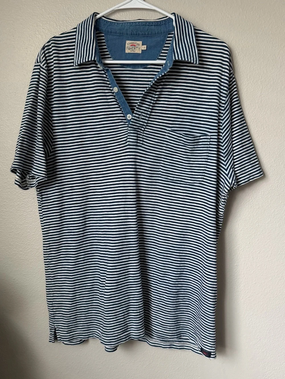 Faherty Blue and White Cotton Striped Polo Men’s Large Coastal Preppy